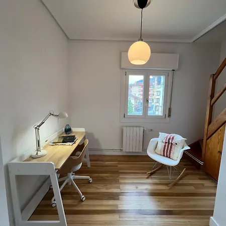度假居 Chalet Pareado Con Piscina En El Centro De 格尔尼卡